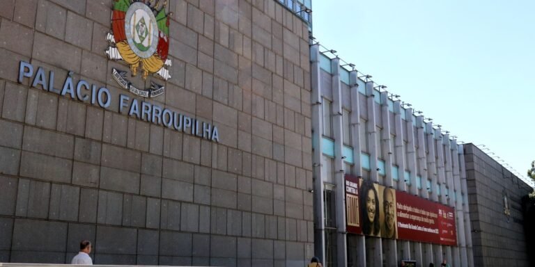 Lula sanciona lei que autoriza porte de arma a policiais legislativos estaduais