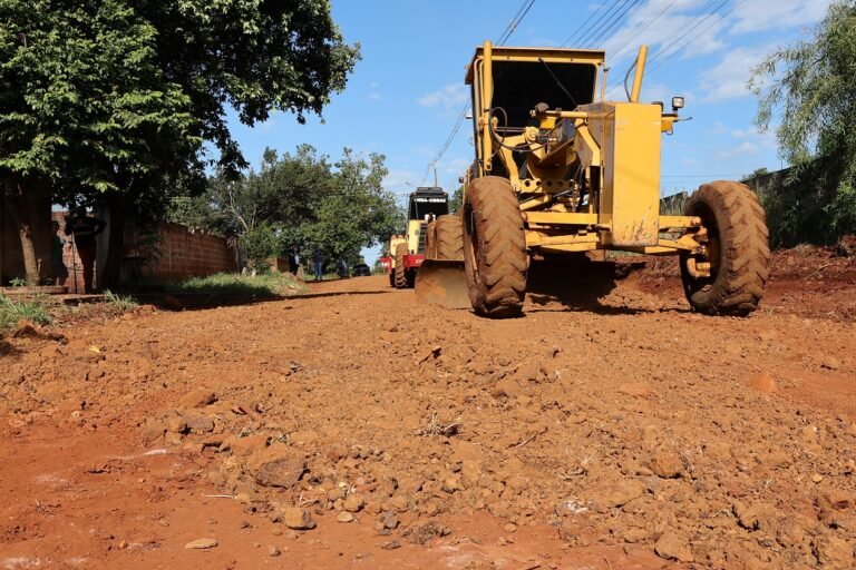 Prefeitura chega à fase final de cascalhamento e resgata mobilidade na Campina Verde