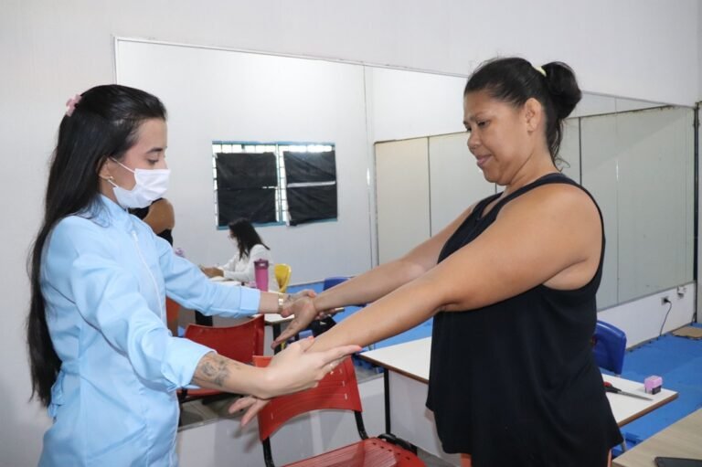 Prefeitura promove avaliação dermatológica no Jorjão para rematrícula em natação e hidroginástica