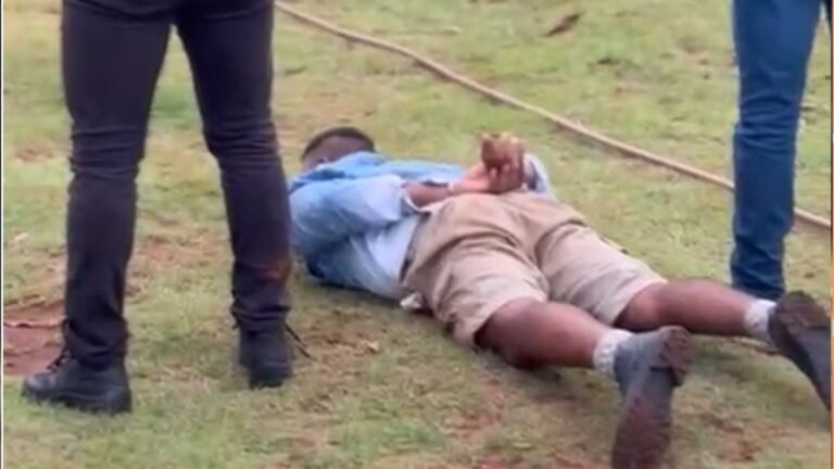 Homem condenado a mais de 15 anos por homicídio é preso após agredir e incendiar a casa da esposa