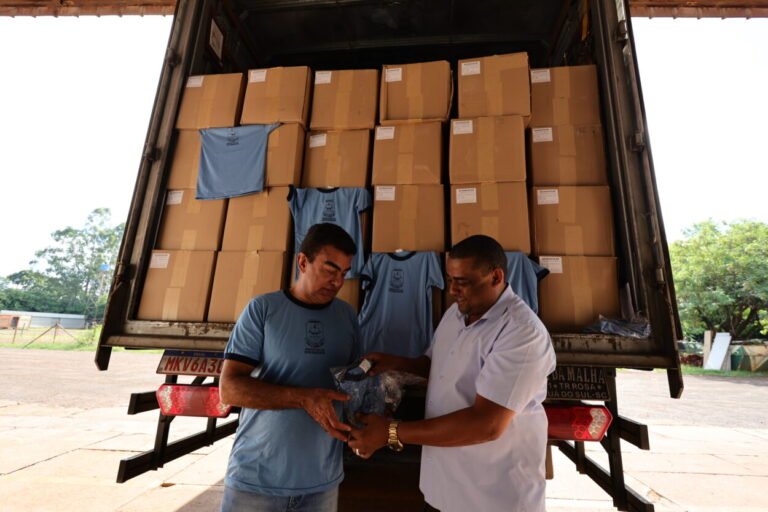 Prefeitura vai entregar uniformes e kits escolares no primeiro dia de aula da Rede Municipal 