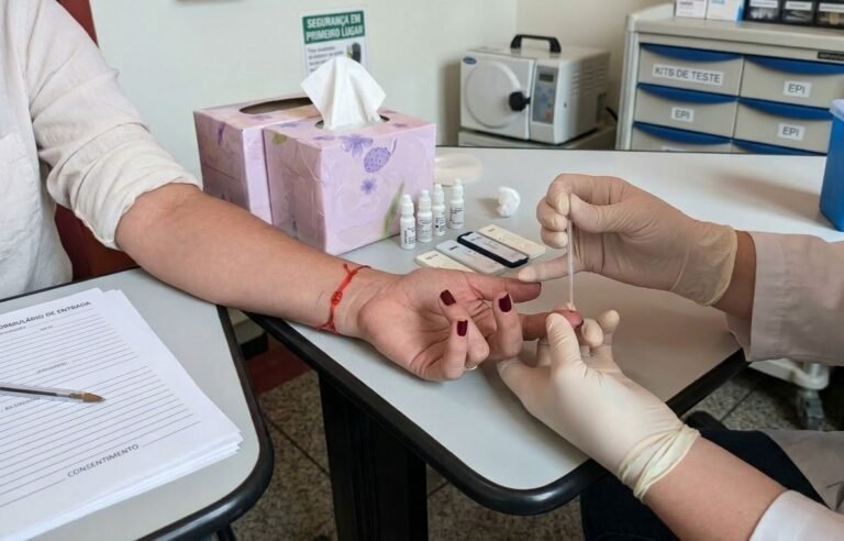 Dourados tem 2.132 casos ativos de HIV e alçança 95% de sucesso no controle viral