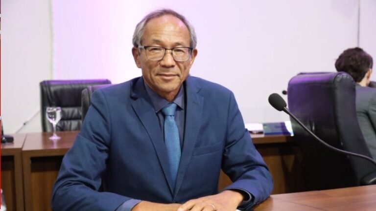 Elias Ishy apresenta projeto que cria novas regras para farmácias de manipulação em Dourados