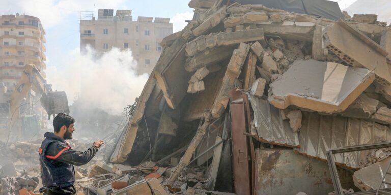 Após cessar-fogo, Israel prossegue com bombardeios no Líbano