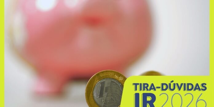 Close-up of a euro coin in front of a blurred pink piggy bank, with a lime banner reading 'TIRA-DÚVIDAS IR 2026' — banner ad/info graphic for tax Q&A.