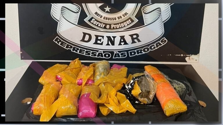 Seized drugs in yellow-wrapped packages on a table, with a DENAR banner in the background.