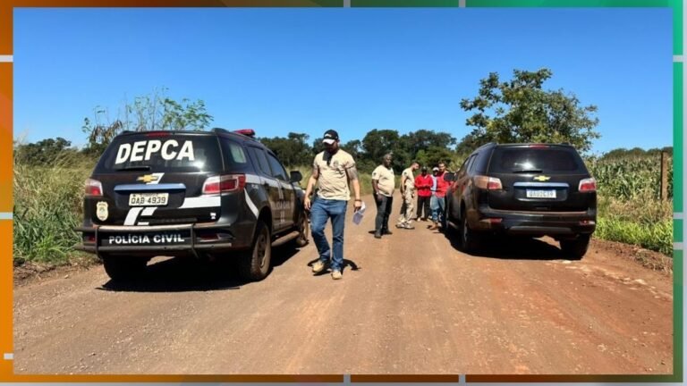 Polícia Civil SUV with DEPCA markings on a dirt road, officers and civilians gathering nearby in a rural area.