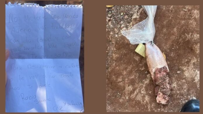 Left: blue notebook page with a handwritten Spanish note. Right: plastic bag containing a severed body part on dirt ground.
