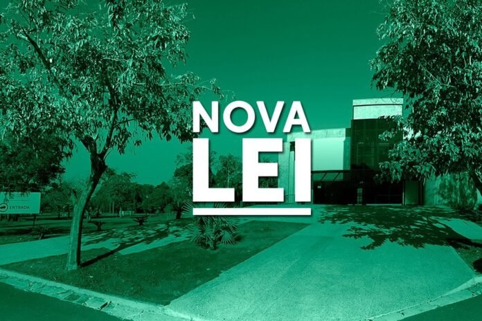 Brand graphic showing 'NOVA LEI' logo over a green-tinted campus exterior with trees and a building.