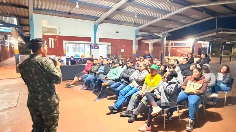 Prefeitura leva projeto “EJA em Movimento” para alunos da Escola Armando Campos Belo