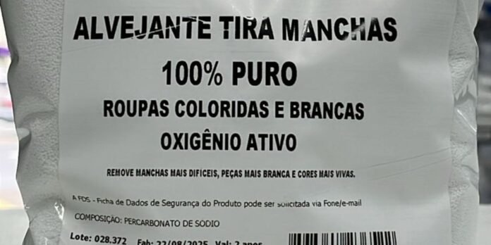 Alvejante label: tira manchas, 100% puro, roupas coloridas e brancas, oxigênio ativo.