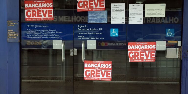 Bancários da Caixa rejeitam proposta e continuam em greve nacional