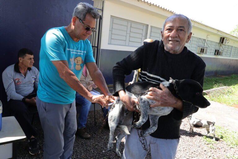 Prefeitura amplia vacinação antirrábica e leva atendimento para residenciais de Dourados
