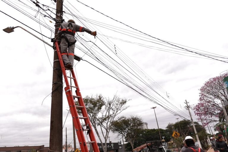 Prefeitura inicia projeto “Poste Limpo” em parceria com empresas nesta quarta-feira