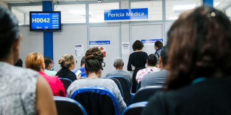 Ministro da Previdência promete acabar com a fila de espera do INSS