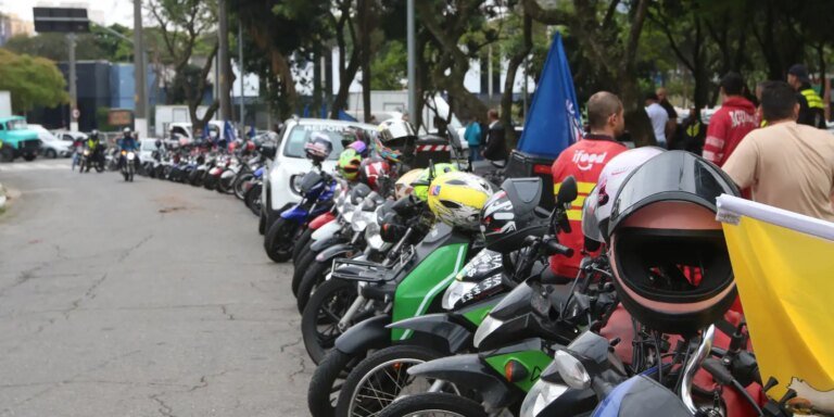 Cobertura previdenciária alcança só 20% dos motociclistas de aplicativo