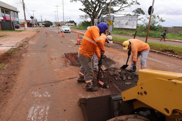 Prefeitura retoma recuperação de ruas e obras em erosão com pausa nas chuvas