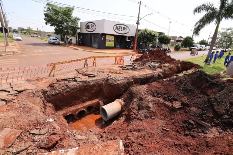 Prefeitura inicia obra para acabar com alagamentos na Avenida Esplanada
