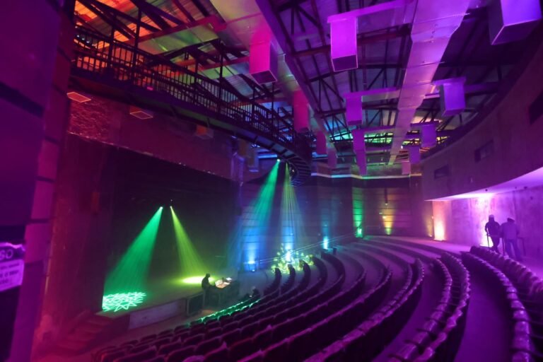 Prefeitura ultrapassa 70% de execução da reforma e revitalização do Teatro Municipal