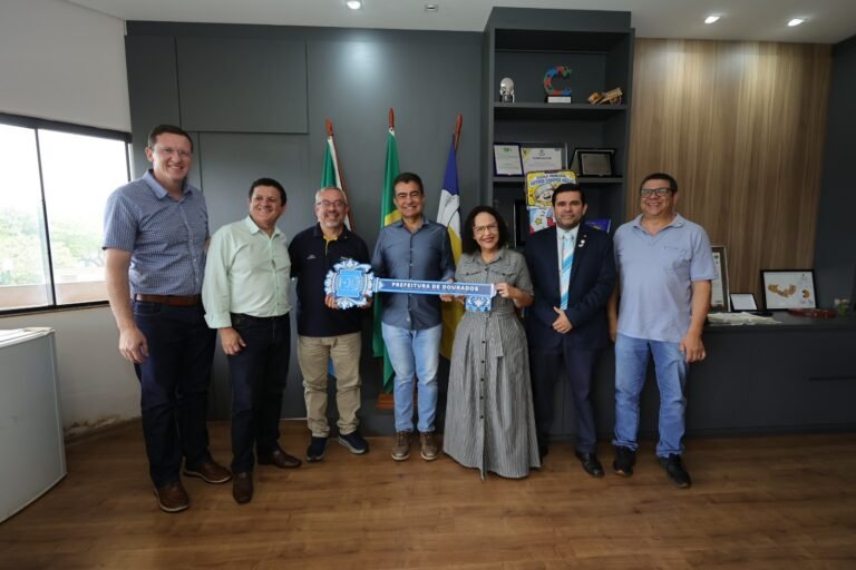Prefeito recebe governador do Rotary e discute parcerias em prol da sociedade douradense
